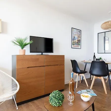 Chagall 3 Etoiles Yourhosthelper * Κάννες